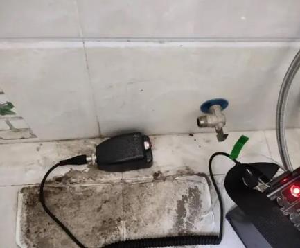 杨浦屋顶漏水维修公司分享下卫生间漏水的危害及解决方法